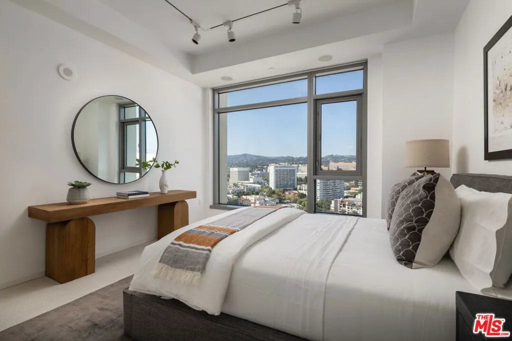 10800 Wilshire Boulevard 1501, Los Angeles, California 90024 home-pic-13