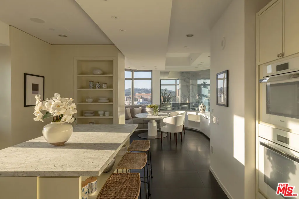 10800 Wilshire Boulevard 1501, Los Angeles, California 90024 home-pic-4