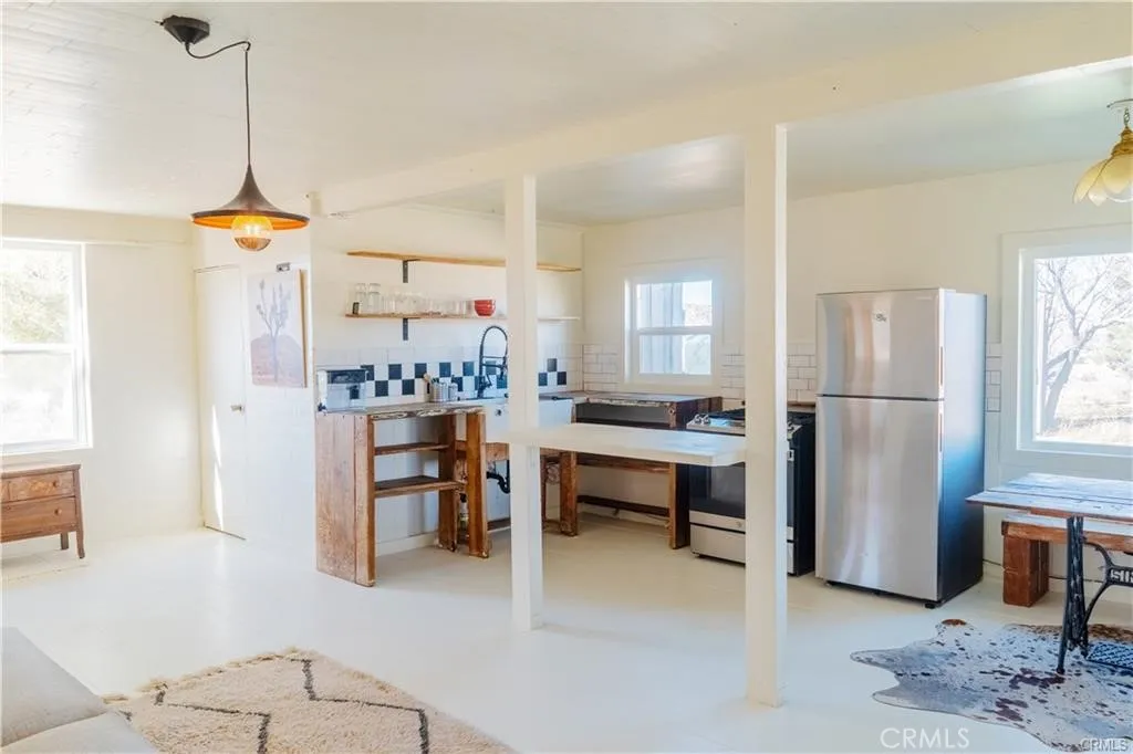 48317 Burns Canyon, Pioneertown, California 92268 home-pic-9