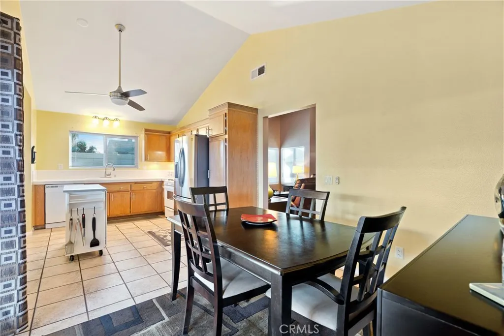 11830 Carlisle Court, Moreno Valley, California 92557 home-pic-18