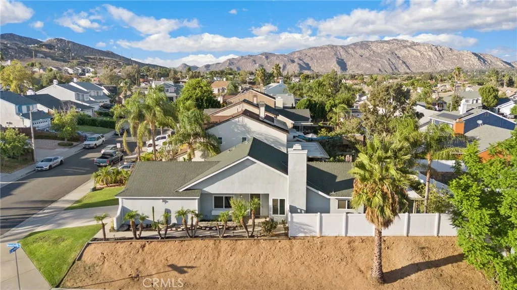 11830 Carlisle Court, Moreno Valley, California 92557 home-pic-52