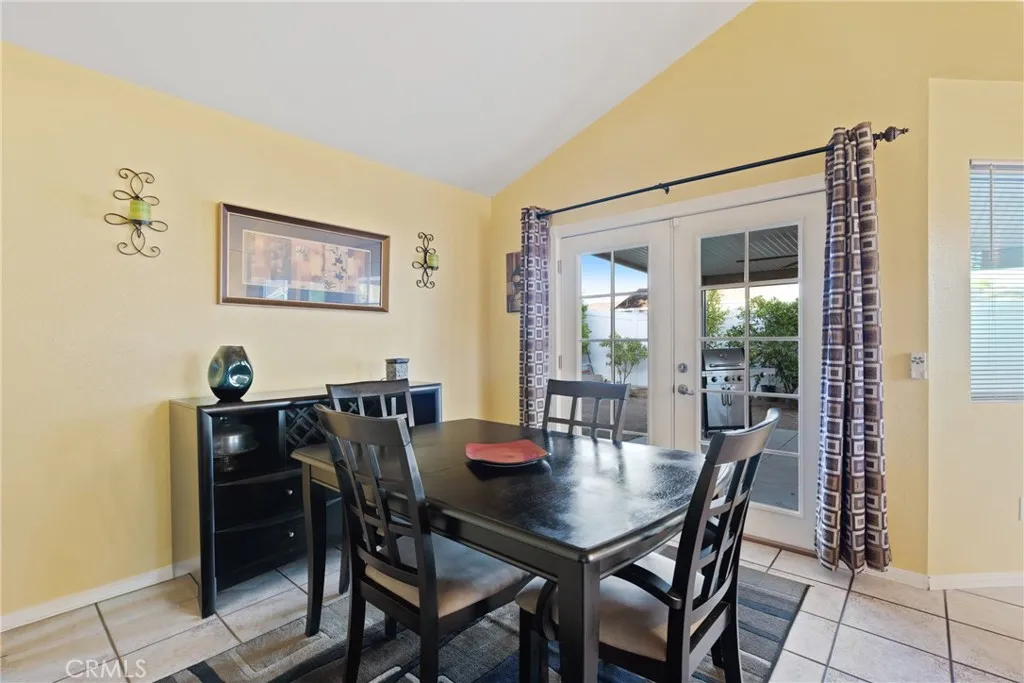 11830 Carlisle Court, Moreno Valley, California 92557 home-pic-14