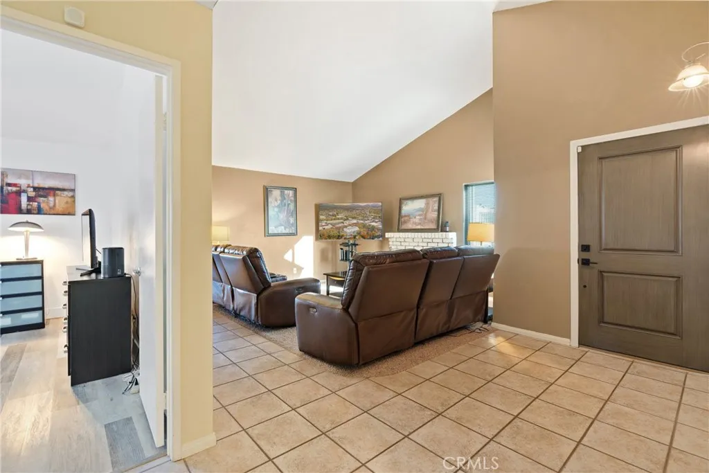 11830 Carlisle Court, Moreno Valley, California 92557 home-pic-7