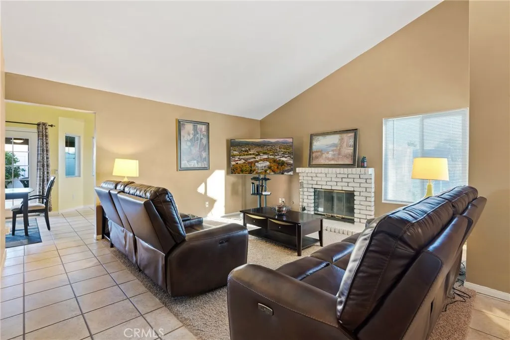 11830 Carlisle Court, Moreno Valley, California 92557 home-pic-8