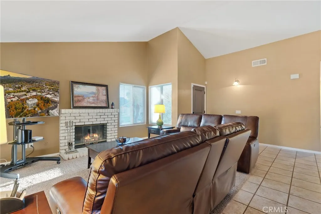 11830 Carlisle Court, Moreno Valley, California 92557 home-pic-10