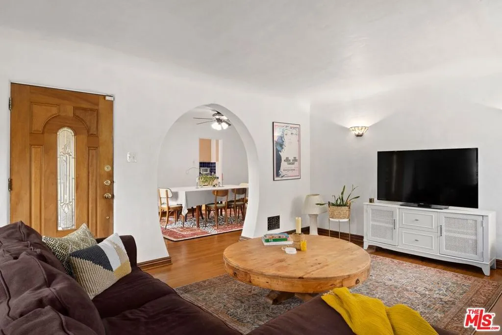 1118 S Crescent Heights Boulevard, Los Angeles, California 90035 home-pic-11