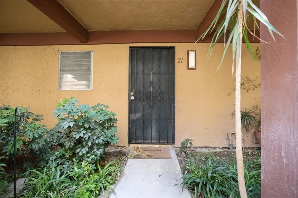 1030 W Macarthur Boulevard 21, Santa Ana, California 92707 home-pic-3