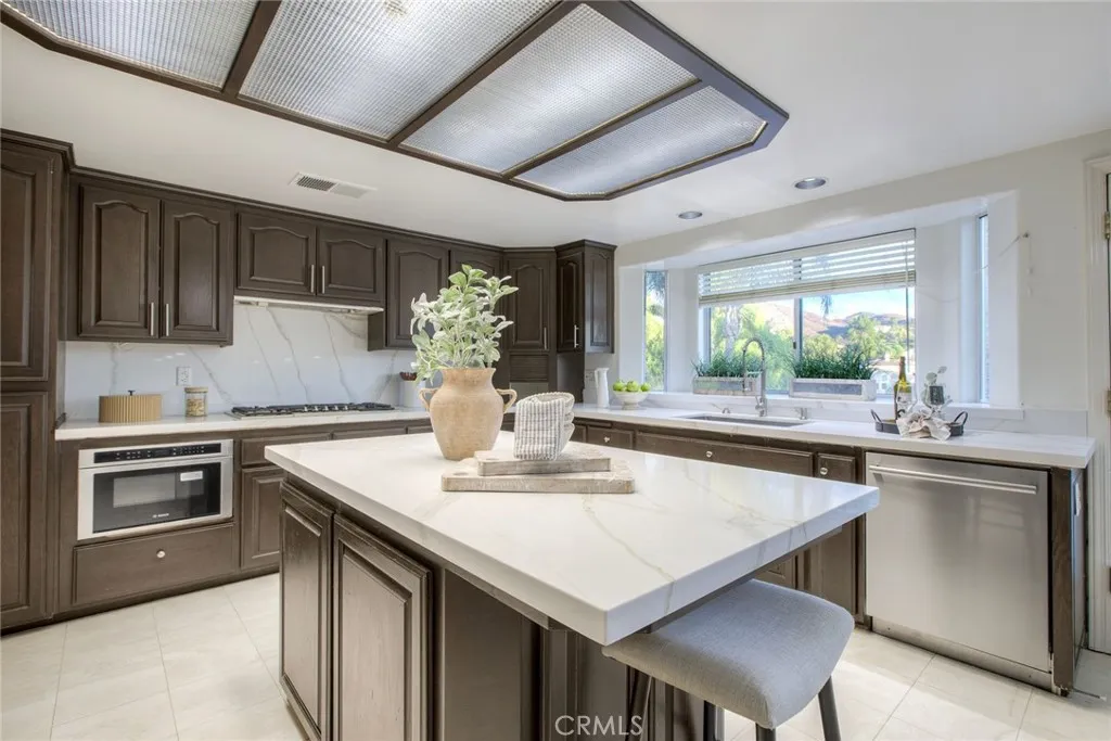 23285 Continental, Canyon Lake, California 92587 home-pic-8