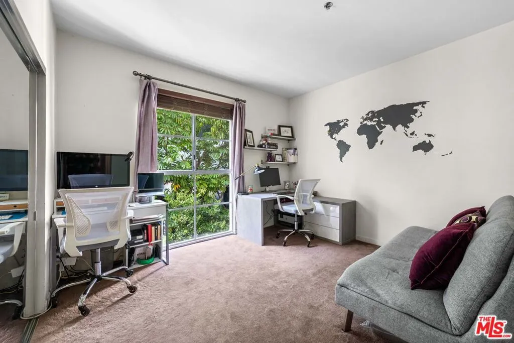 1401 S Bentley Avenue 202, Los Angeles, California 90025 home-pic-17