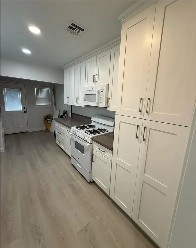 5314 Wilkinson Avenue, Valley Village, California 91607 home-pic-23