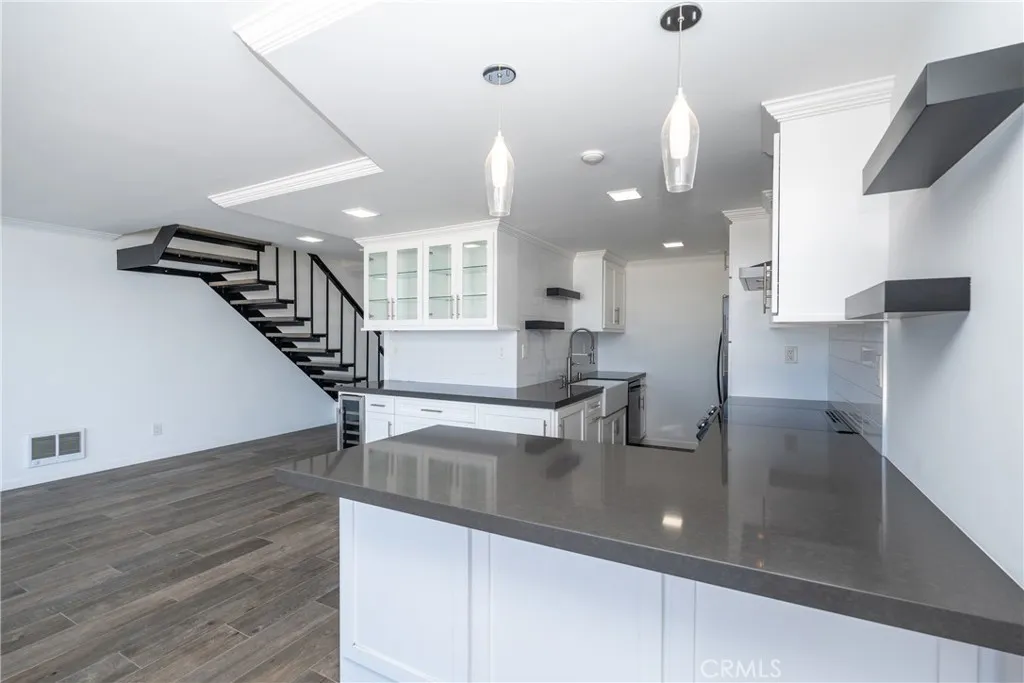 531 Esplanade 713, Redondo Beach, California 90277 home-pic-19