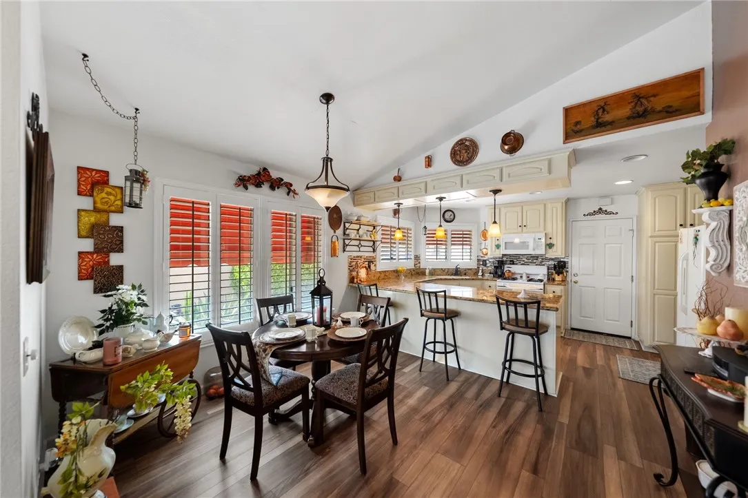 1856 Carrera, San Jacinto, California 92583 home-pic-8
