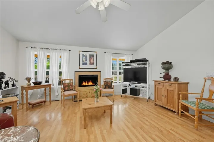 Light and airy, high ceilings, floor to ceiling windows