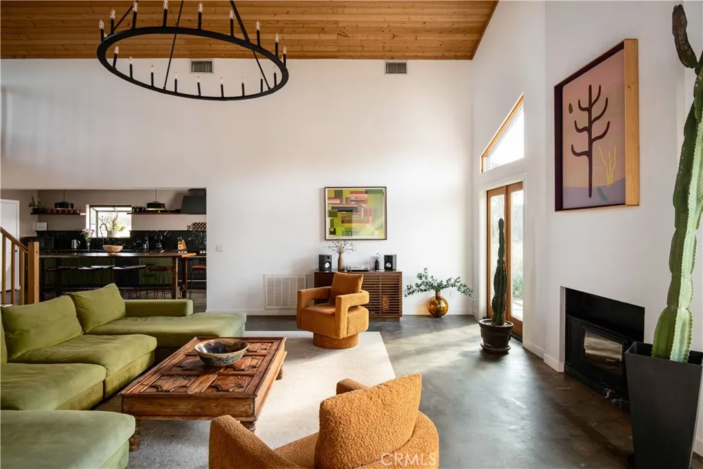 382 Cherokee Trail, Yucca Valley, California 92284 home-pic-6