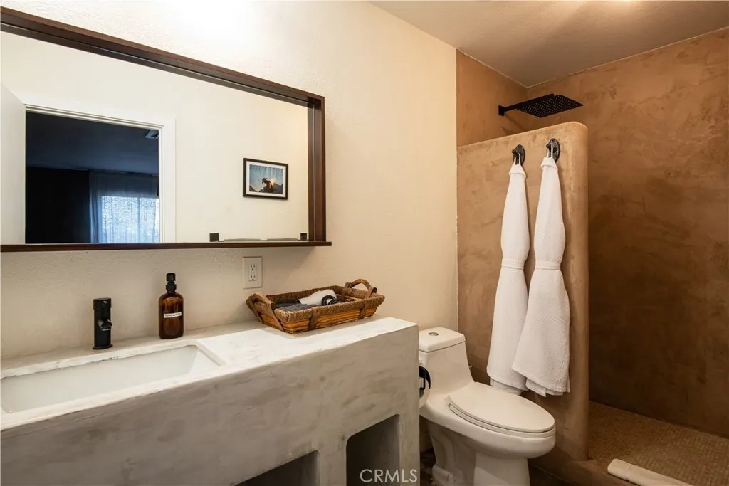 382 Cherokee Trail, Yucca Valley, California 92284 home-pic-13