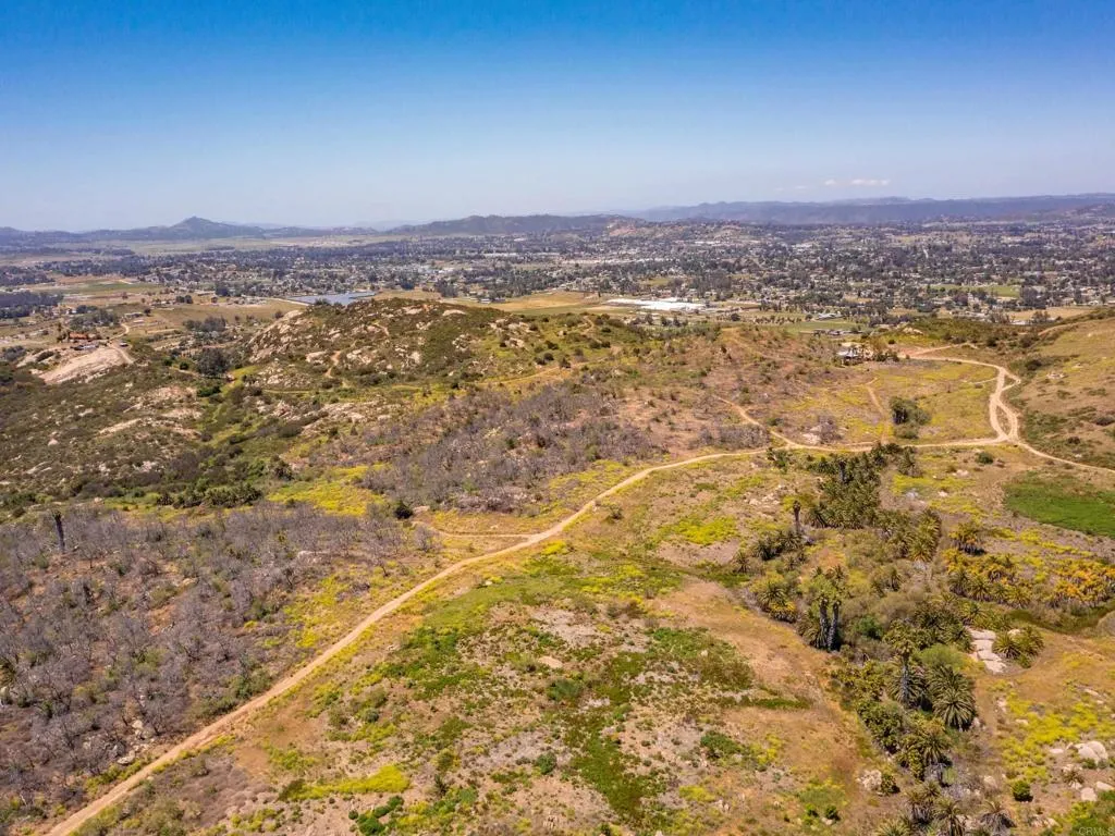 214 Creelman Lane, Ramona, California 92065 home-pic-16