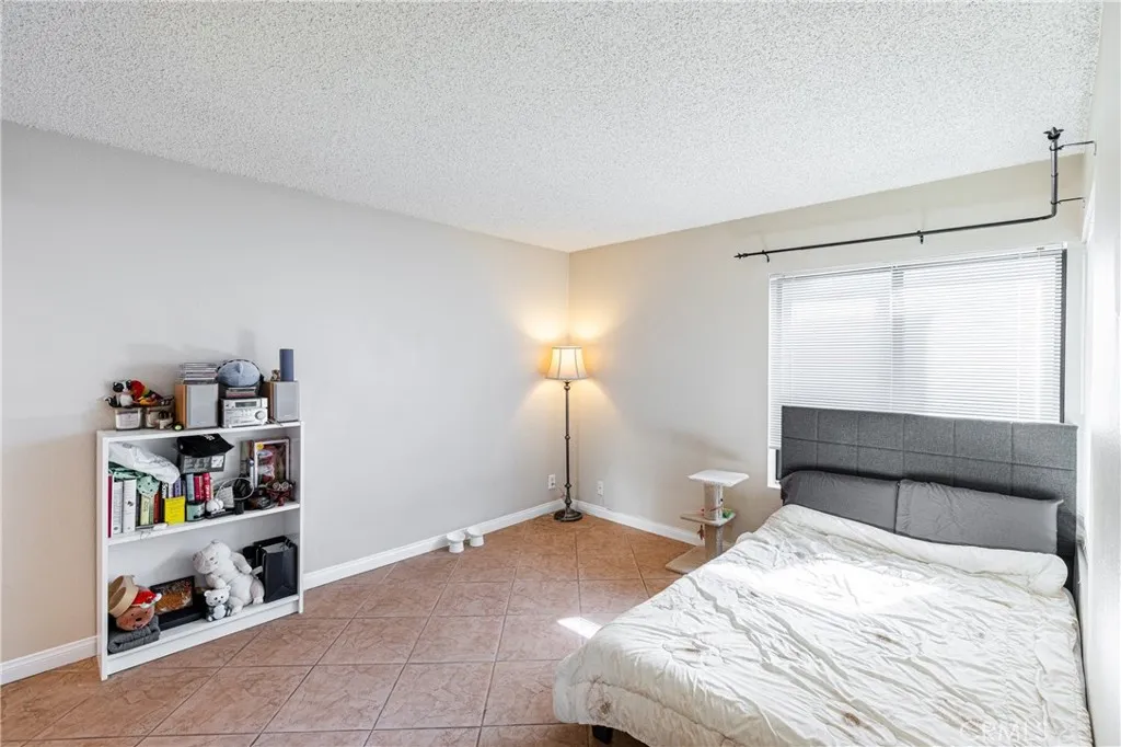 14610 Erwin Street 212, Van Nuys, California 91411 home-pic-9