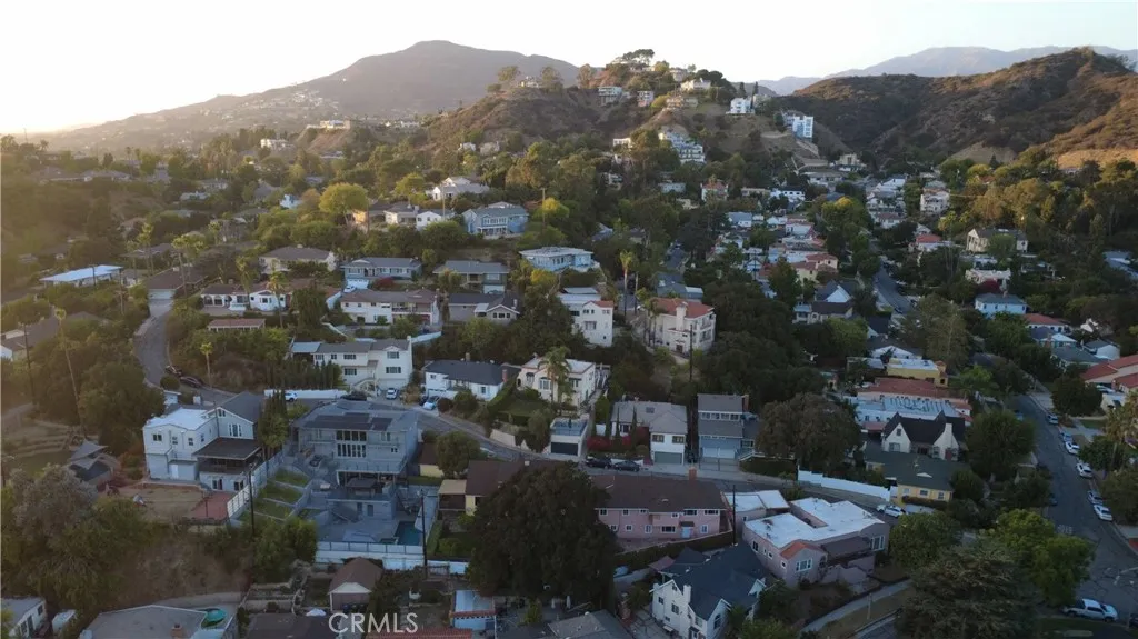 1717 E Chevy Chase, Glendale, California 91206 home-pic-50