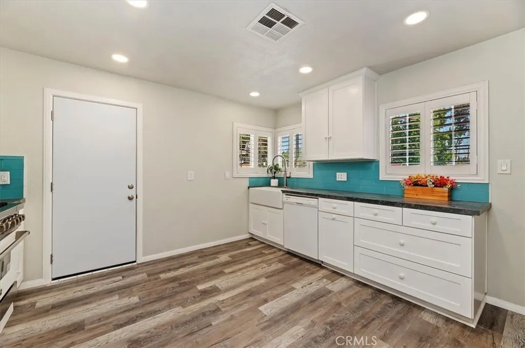 8797 Brunswick Avenue, Riverside, California 92503 home-pic-9