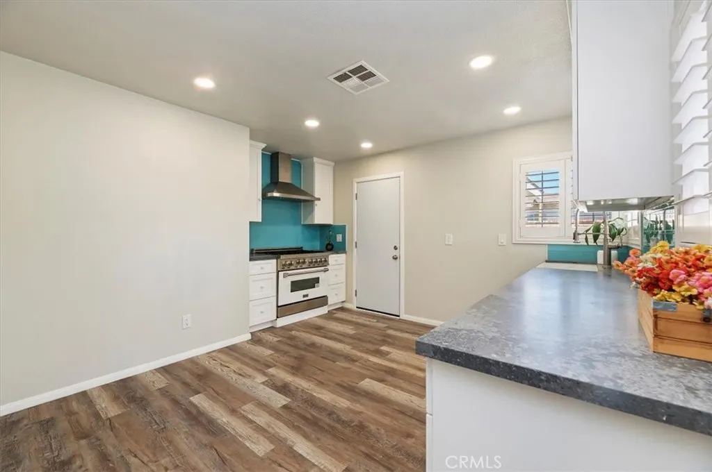 8797 Brunswick Avenue, Riverside, California 92503 home-pic-3