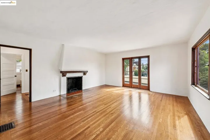 2567 Hilgard Ave, Berkeley, California 94709