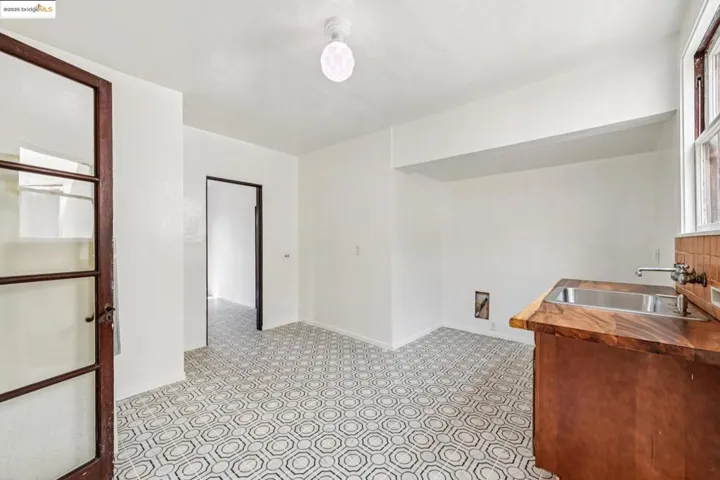 2567 Hilgard Ave, Berkeley, California 94709