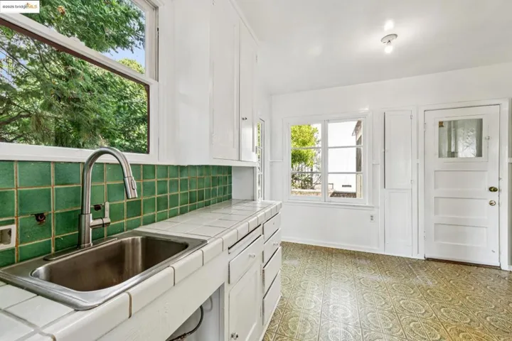 2567 Hilgard Ave, Berkeley, California 94709
