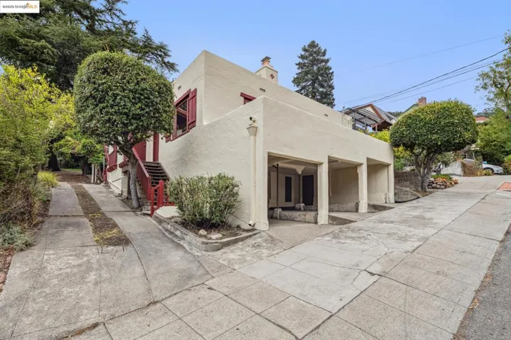 2567 Hilgard Ave, Berkeley, California 94709