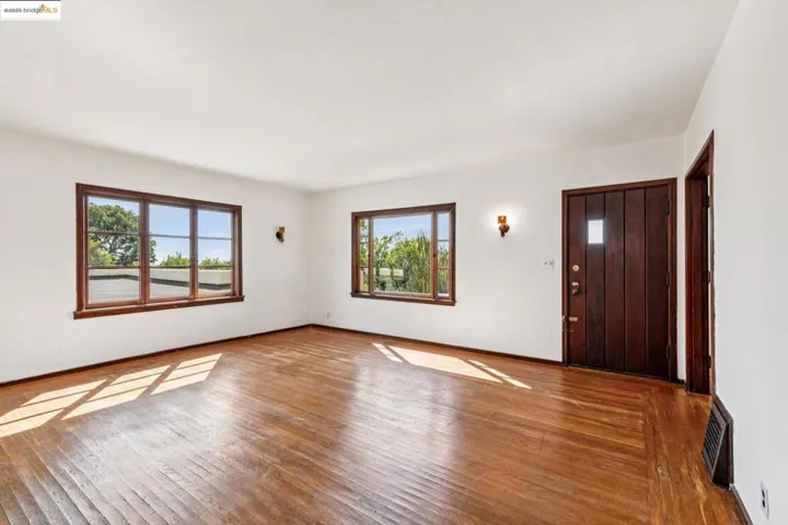 2567 Hilgard Ave, Berkeley, California 94709