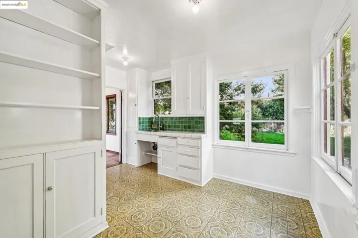 2567 Hilgard Ave, Berkeley, California 94709