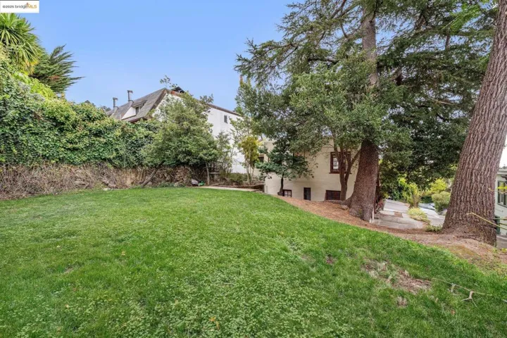 2567 Hilgard Ave, Berkeley, California 94709