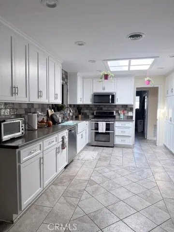 657 N Hemet, Hemet, California 92544