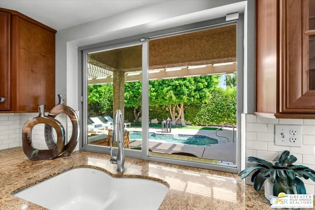 55 Sierra Madre Drive, Rancho Mirage, California 92270 home-pic-13
