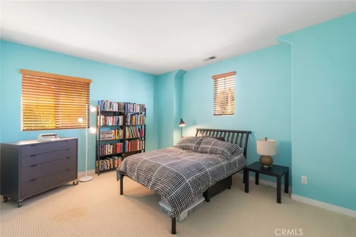 Large guest bedroom #2