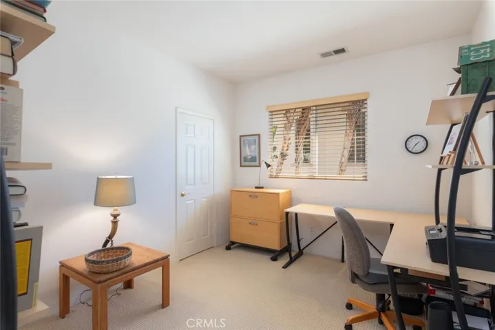 Large guest bedroom #3