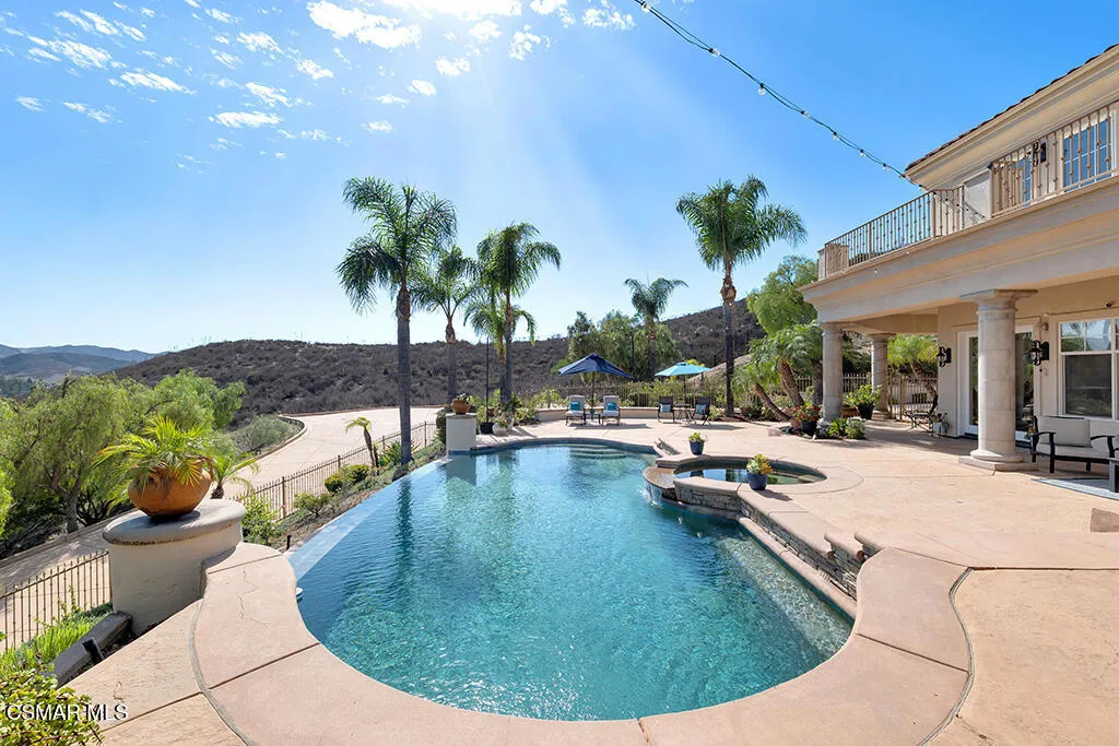 1100 N Country Club Drive, Simi Valley, California 93065 home-pic-59