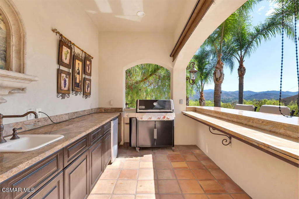 1100 N Country Club Drive, Simi Valley, California 93065 home-pic-54