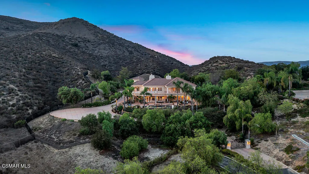 1100 N Country Club Drive, Simi Valley, California 93065 home-pic-62