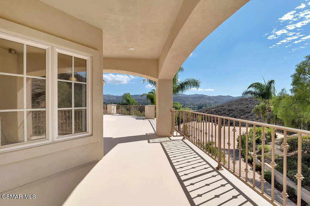 1100 N Country Club Drive, Simi Valley, California 93065 home-pic-77