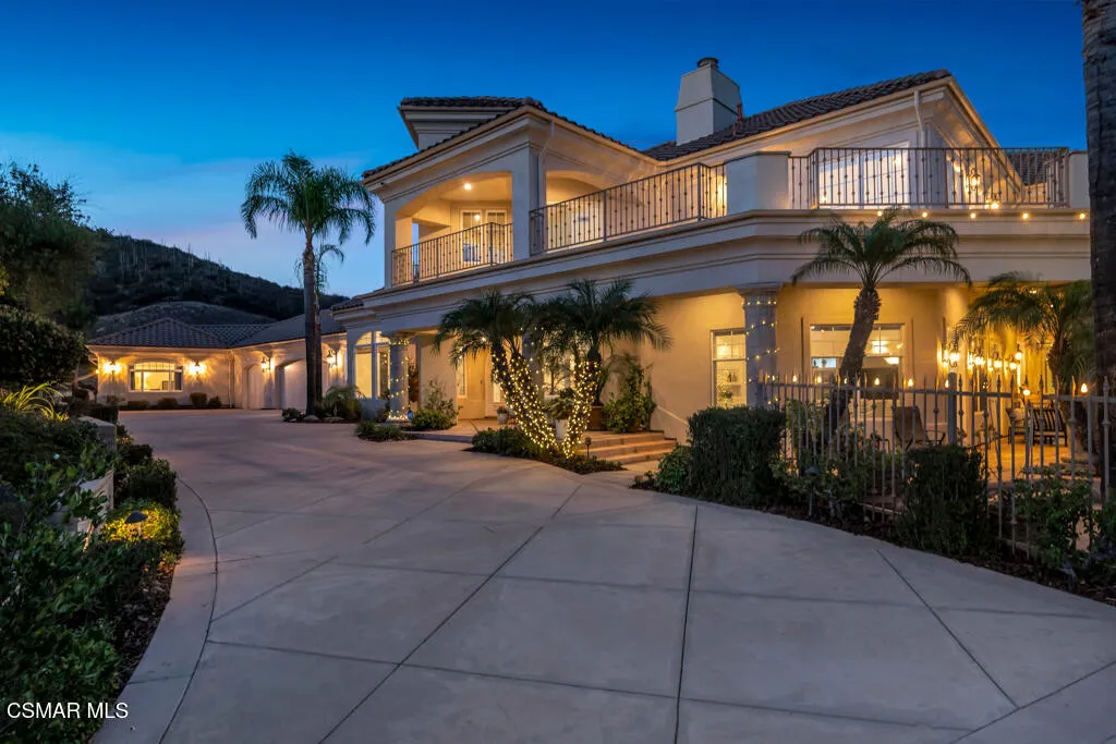 1100 N Country Club Drive, Simi Valley, California 93065 home-pic-1