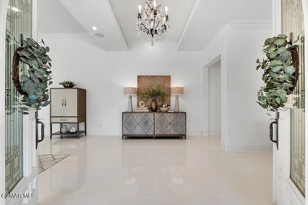 1100 N Country Club Drive, Simi Valley, California 93065 home-pic-29