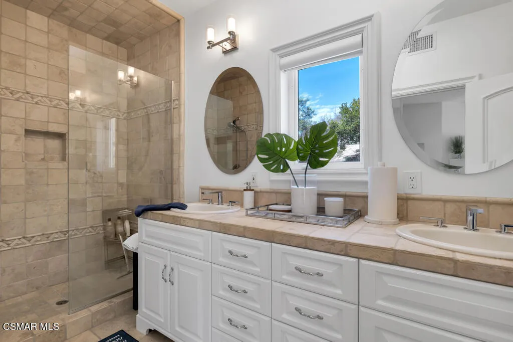 1100 N Country Club Drive, Simi Valley, California 93065 home-pic-65