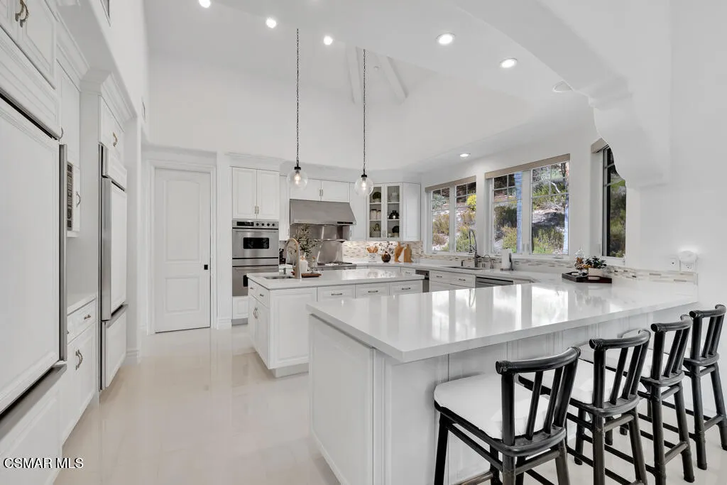 1100 N Country Club Drive, Simi Valley, California 93065 home-pic-21