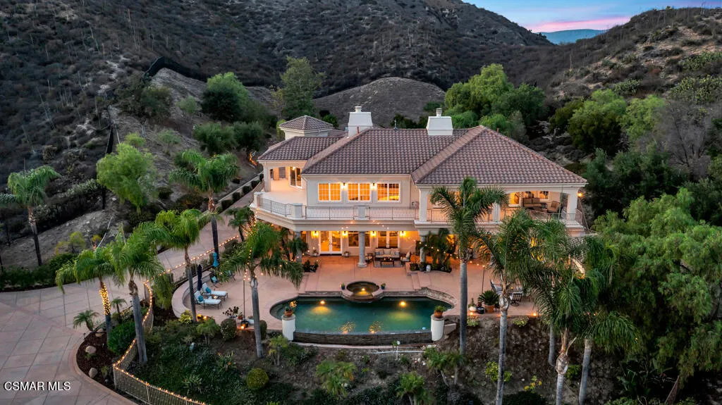 1100 N Country Club Drive, Simi Valley, California 93065 home-pic-4