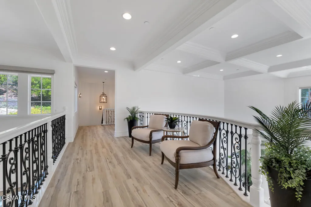 1100 N Country Club Drive, Simi Valley, California 93065 home-pic-40