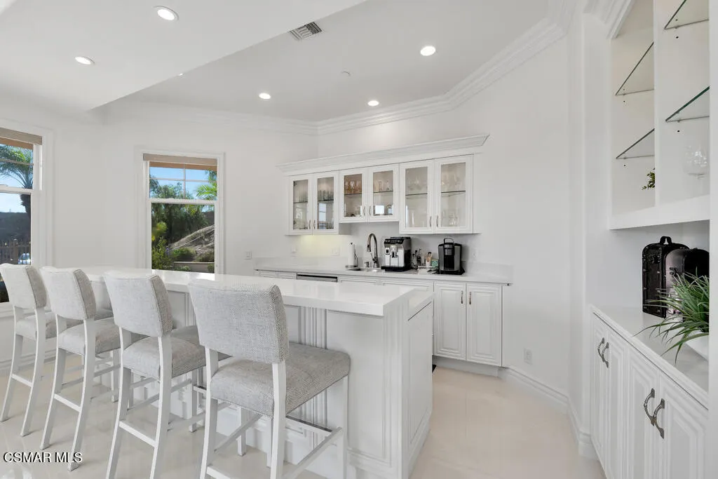 1100 N Country Club Drive, Simi Valley, California 93065 home-pic-14