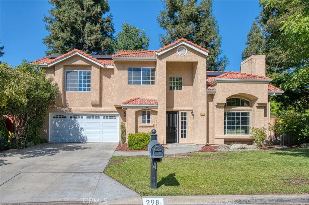 298 E Lindbrook Lane, Fresno, California 93720 home-pic-0
