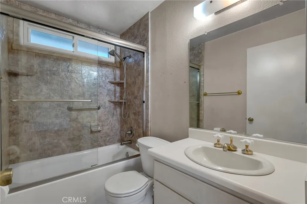 28955 Lillyglen Dr, Canyon Country, California 91387 home-pic-22