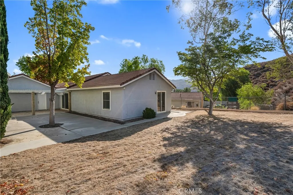 28955 Lillyglen Dr, Canyon Country, California 91387 home-pic-37