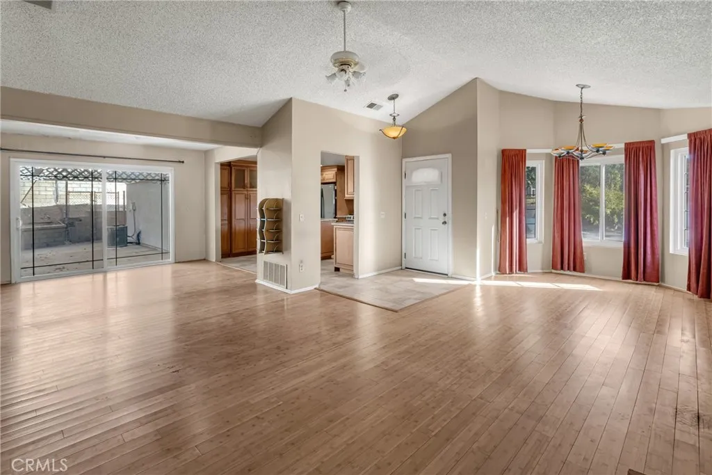 28955 Lillyglen Dr, Canyon Country, California 91387 home-pic-9